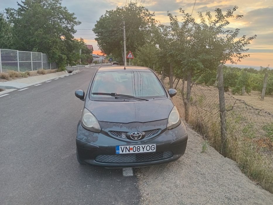 Vand toyota aygo, 1500 euro , 150000 km