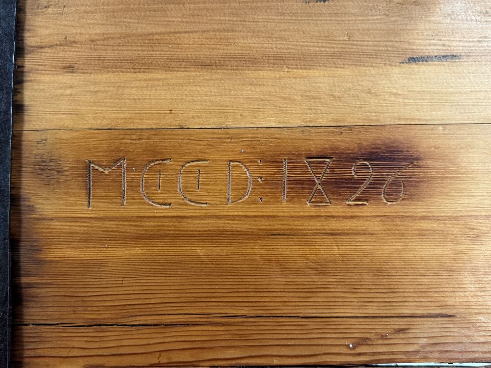 Старинен сандък масив К011