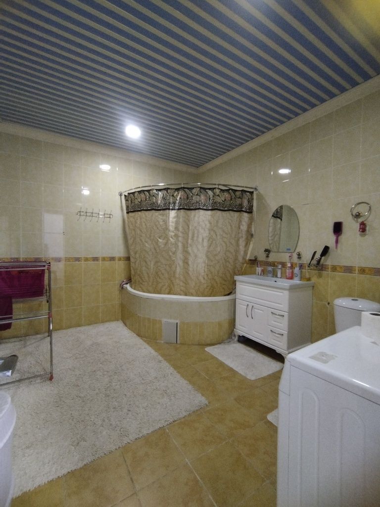 4-комнатная квартира (187 м²) на ул. Ойбек (Госпитальный рынок)..