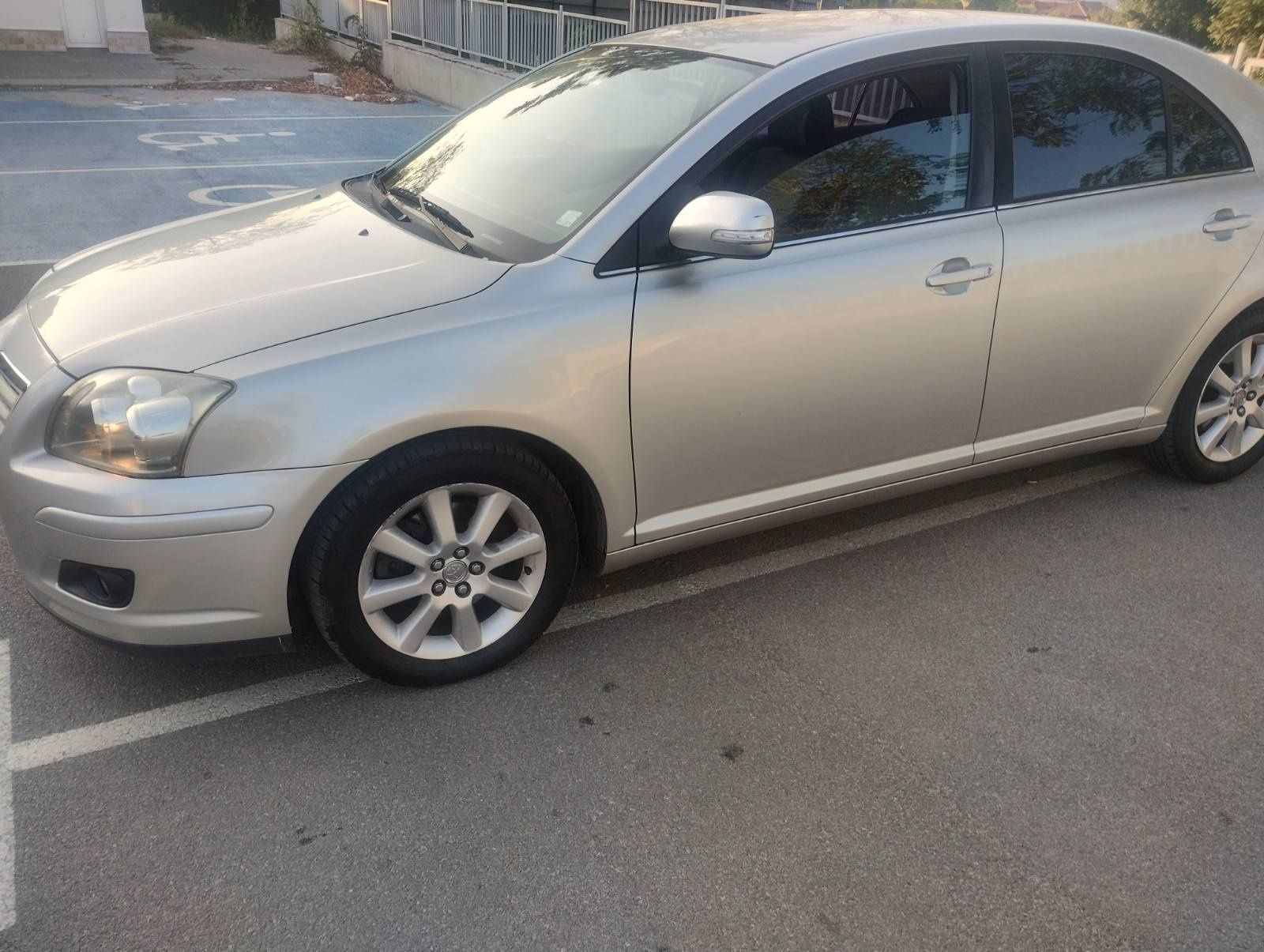 Toyota Avensis  2.0tdi