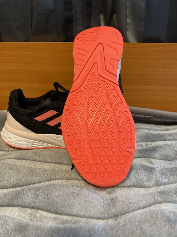 Дамски маратонки Adidas Response run