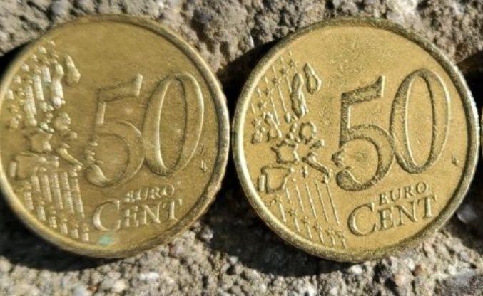 Vând 2 monede de 50 Eurocenți 2002