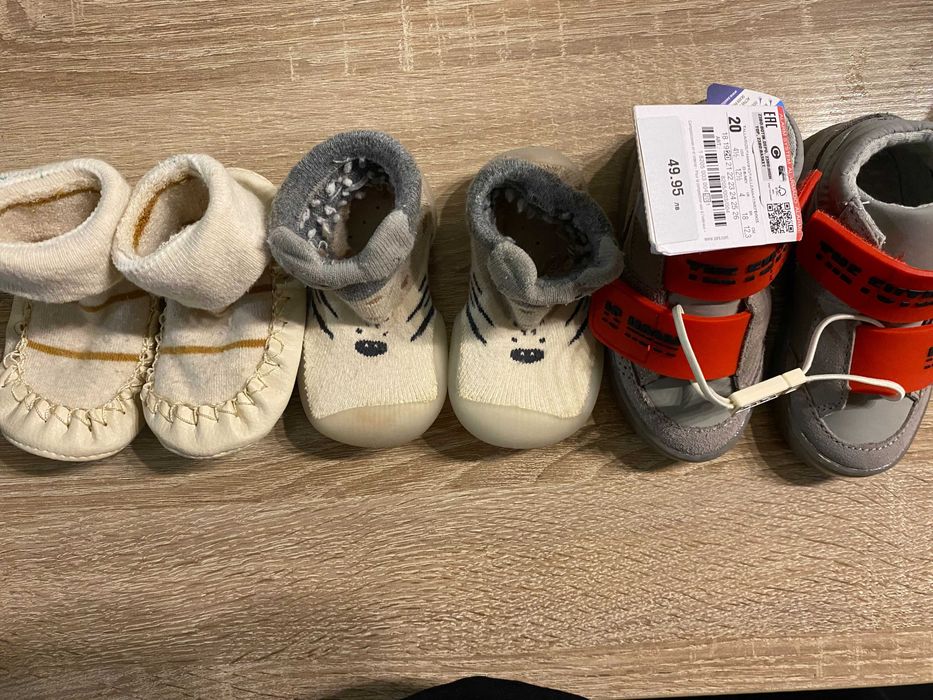 нови бебешки обувки