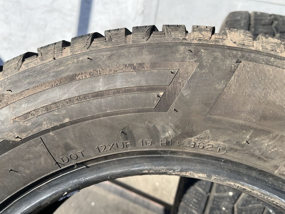 2 бр. зимни гуми за бус 215/65/16C Hankook 6/7 mm DOT 3519/3621