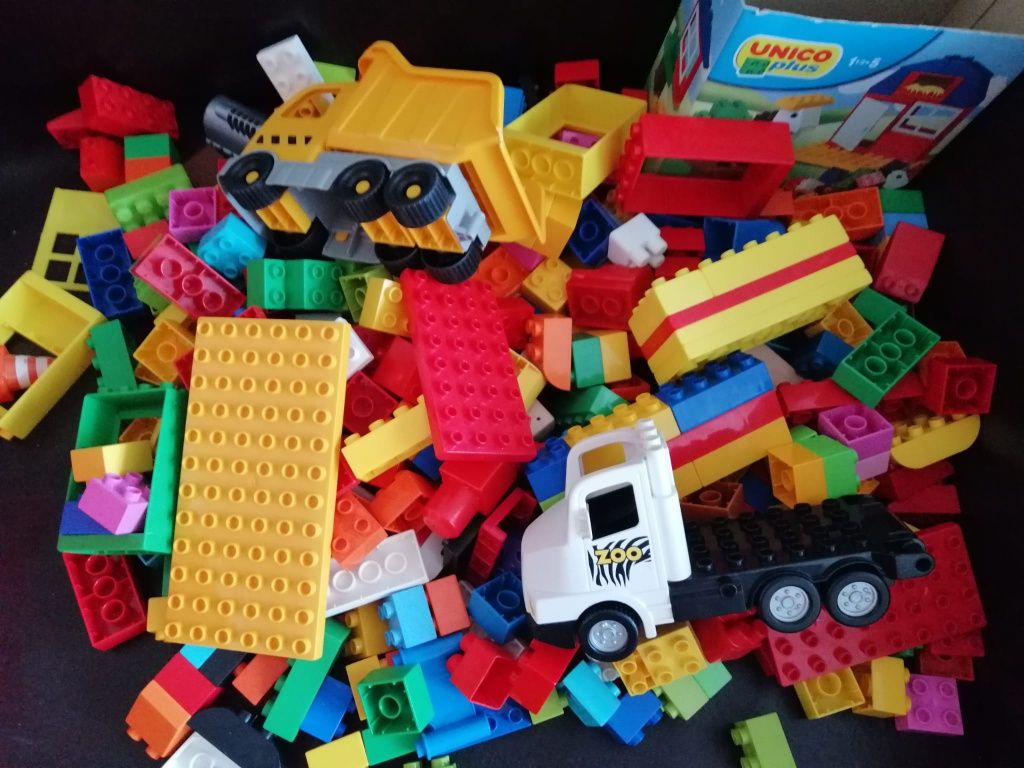 Măsuță cu placi LEGO
