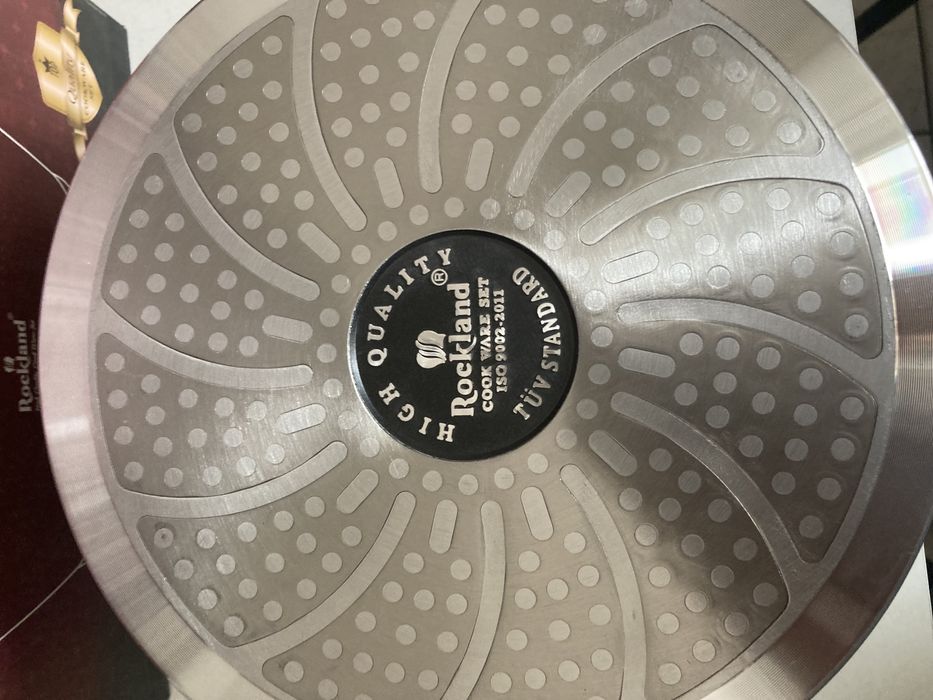 Vând 2 buc oala Rokland cookware 28 cm NOU!