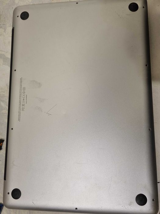 Defect Macbook pro a1286 dezmembrez