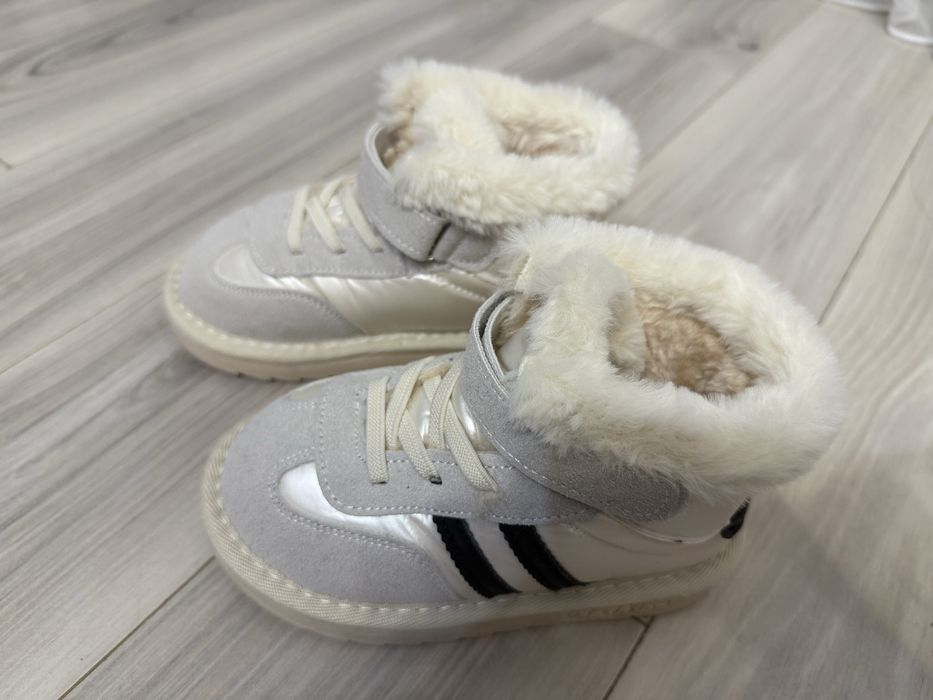 Продам зимние ботинки новые