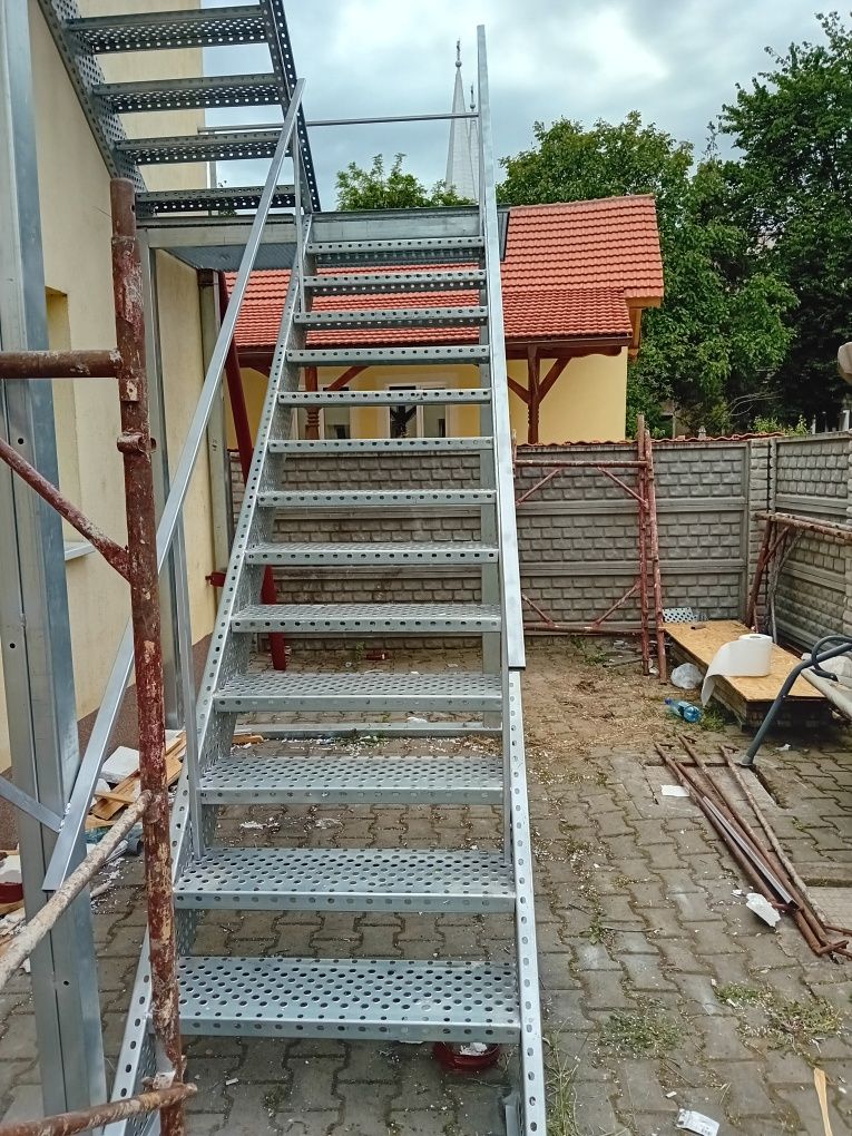 Scara metalica zincata 4mm grosime noi