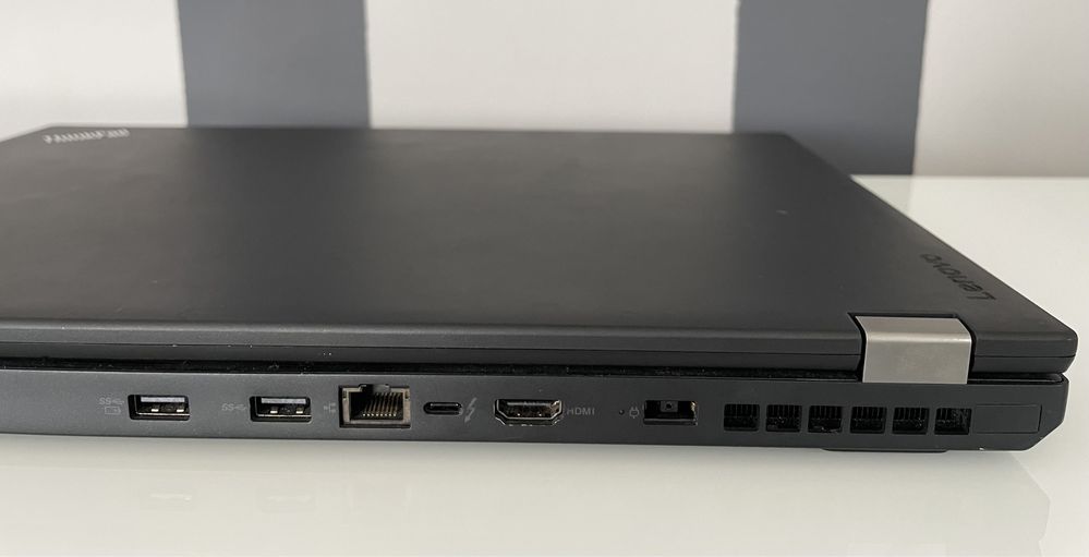 Laptop Lenovo ThinkPad Intel Xeon 16 GB RAM 500 GB SSD