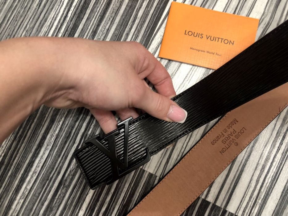 Curea LOUIS VUITTON piele naturală 100% Gravura interior,inscripții LV