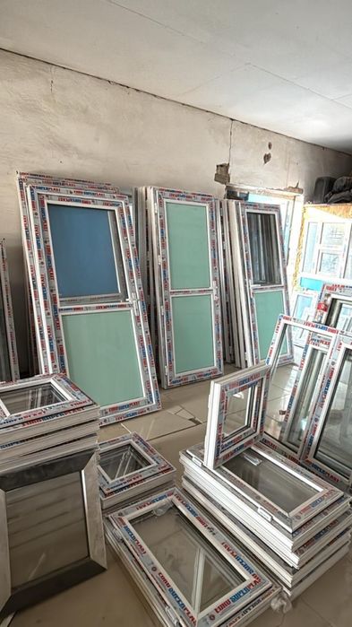 Готовые пластиковые окна, двери, форточки — в наличии! Недорого!