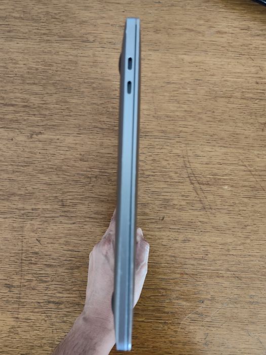 Macbook pro 13 2020 i5, 8gb ram, 256gb cu probleme la ecran