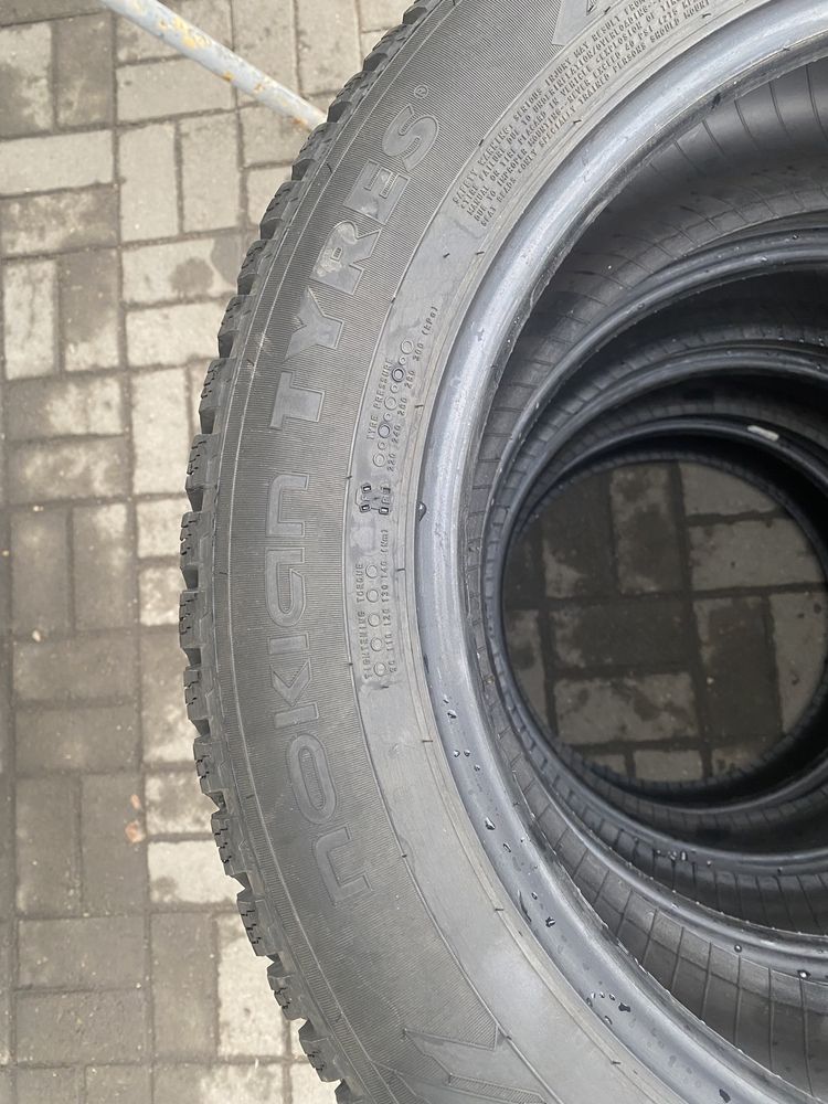 Зимние шины Nokian Nordman 8 225/55 R17 XL 101T с шипами