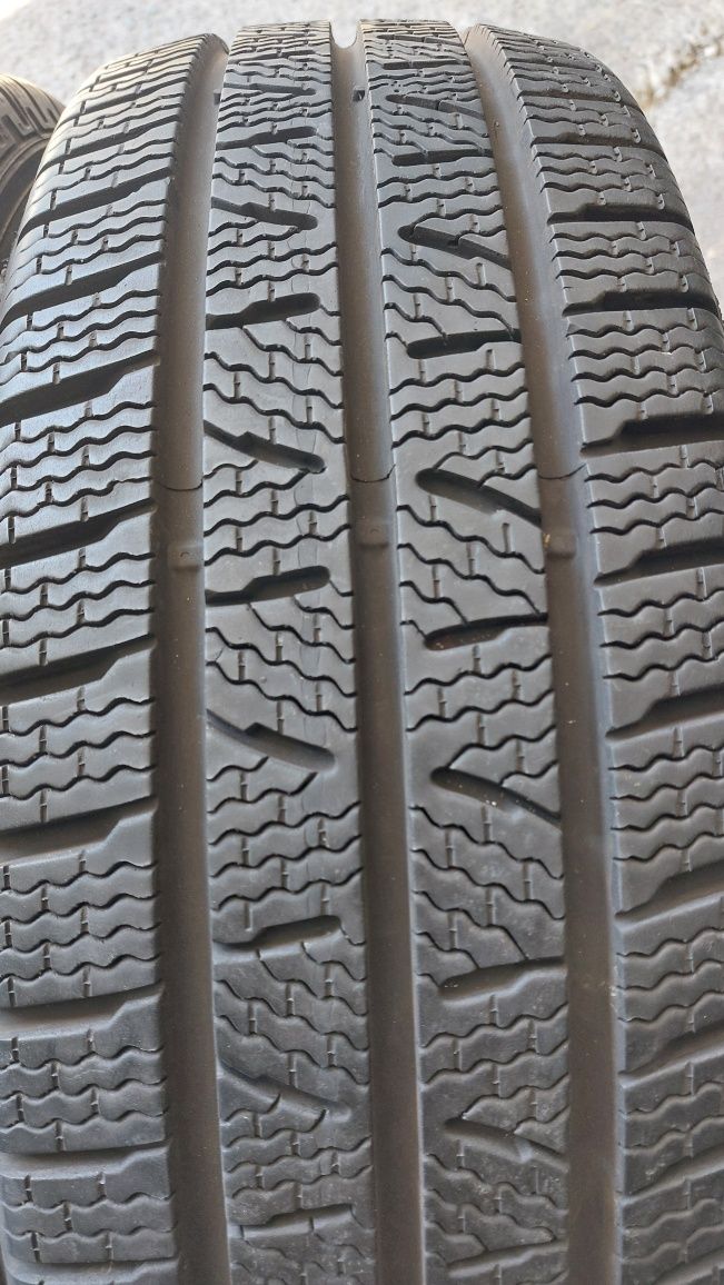 Гуми за Бус 225/65/16 C Pirelli Carrier Winter 2 броя