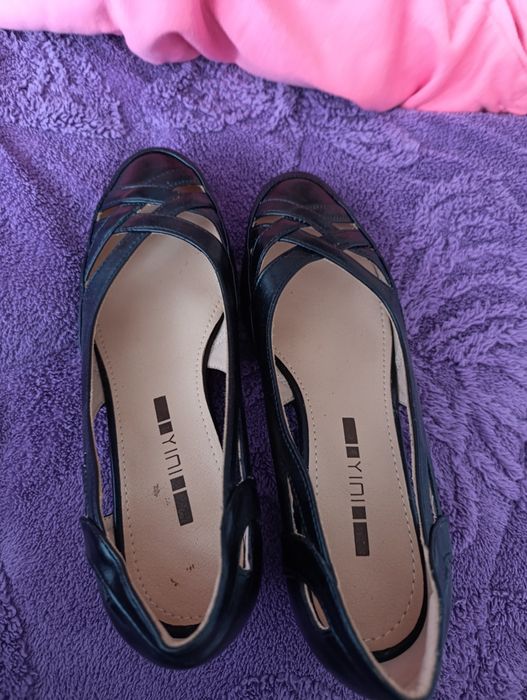 Vând doua perechi pantofi Nr 41