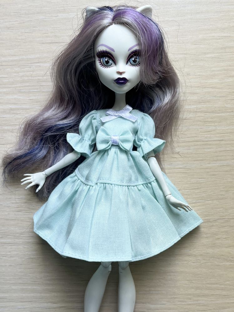 Rochițe handmade pentru păpuși monster high