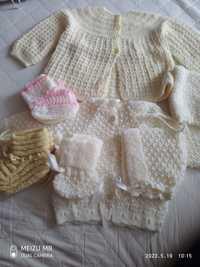 Плетени бебешки дрешки