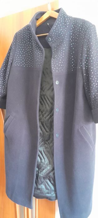 Продам женские демисезонная пальто