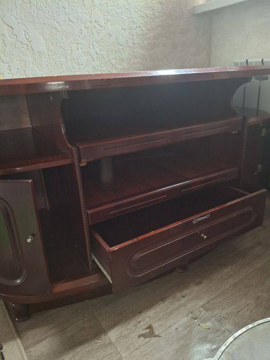 Продам комод ,подставка под телевизор