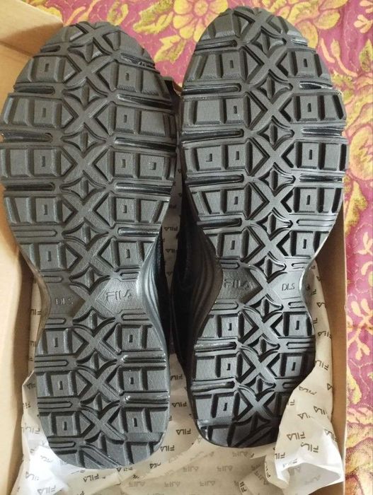 трекинговые кроссовки FILA