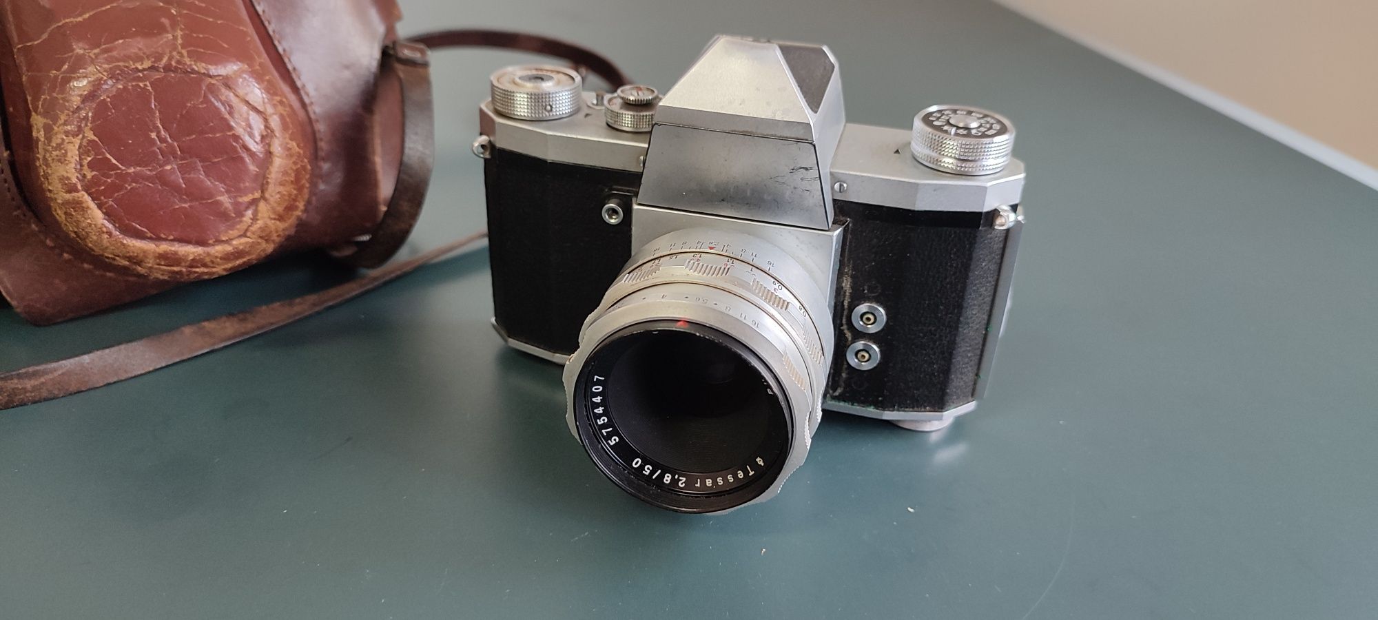 Aparat foto Praktica IV + lentila Carl Zeiss jen Tessar 50 2.8 m42