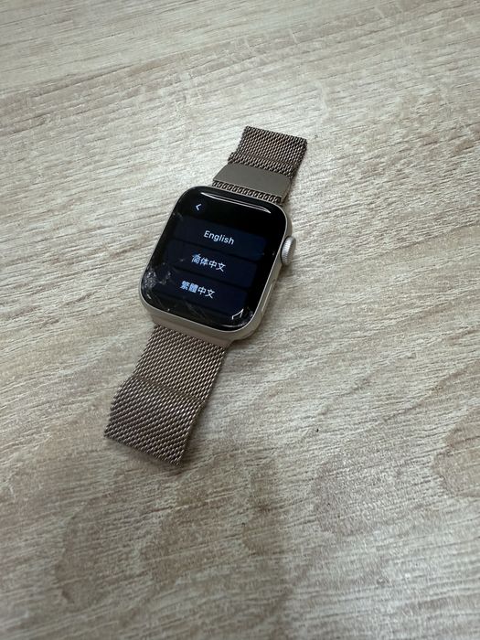 iWatch SE 2 спукано стъкло