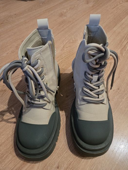 Боти,35 номер,Reserved