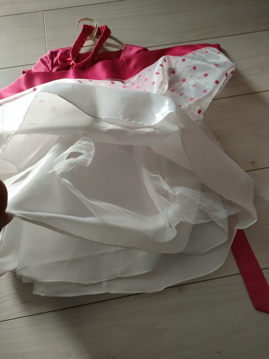 Vand rochie cu crinolina fetiță 2 ani (nouă)