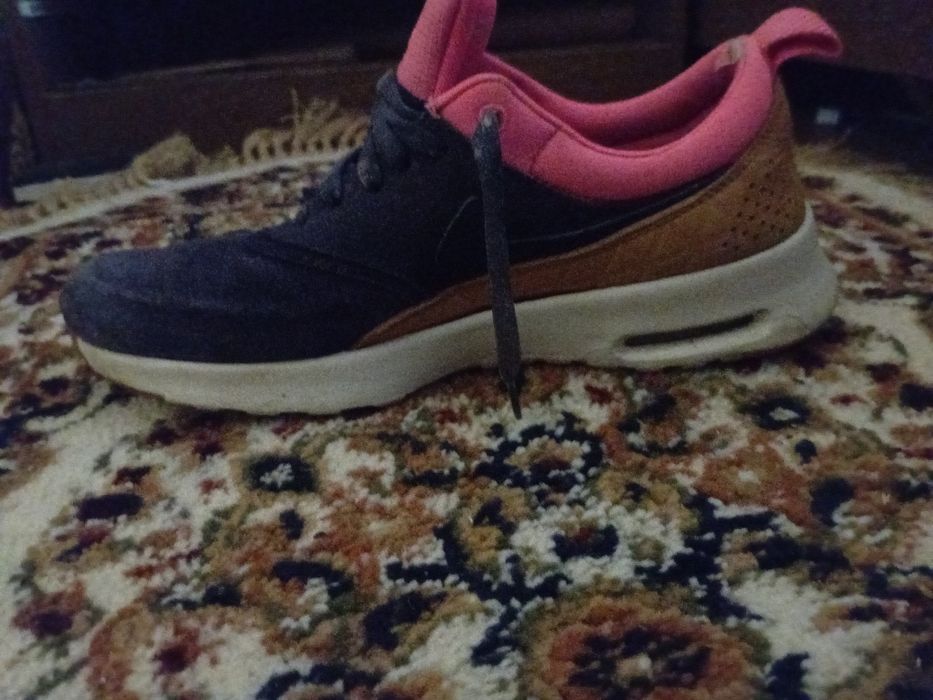 De vanzare adidaṣi air max nike  marimea 38,5