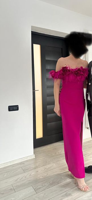 Rochie de seara roz,purtata o singura data cateva ore la un eveniment!
