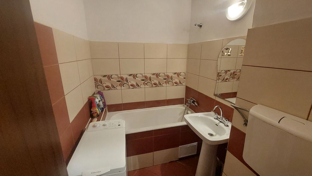 Închiriez garsonieră în Brașov