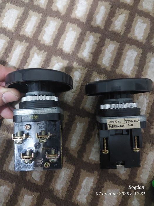 кнопочный выключатель Fuji Electric RCa470-B1