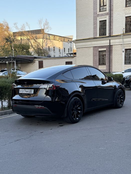 Tesla model Y. Dual motor long reng  2 ta matorligi