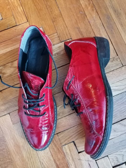 Pantofi din piele naturală lacuită