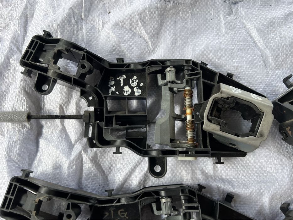 Contramaner portiera broasca yala fata spate stanga dreapta passat b8