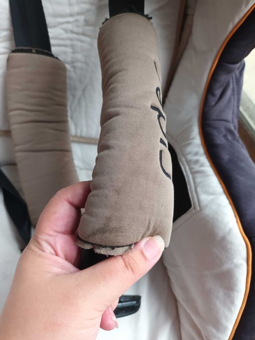 Стол за кола с isofix