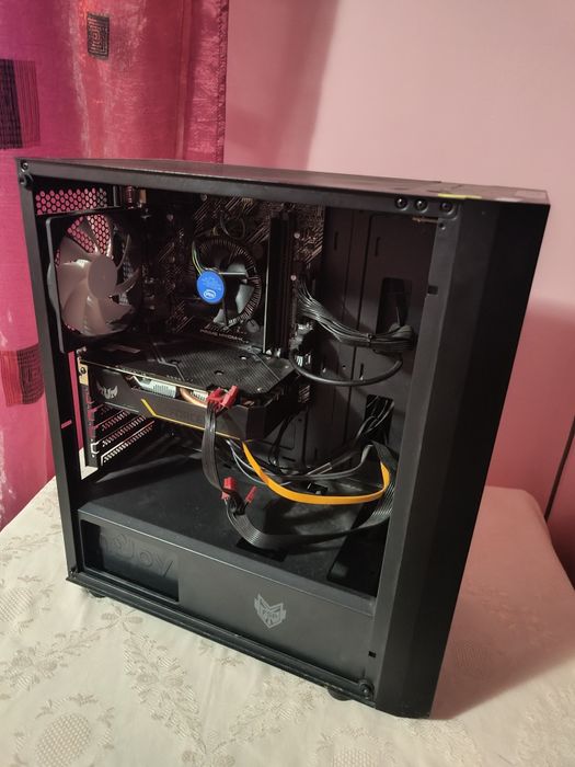 Vand PC Gaming cu Windows licențiat