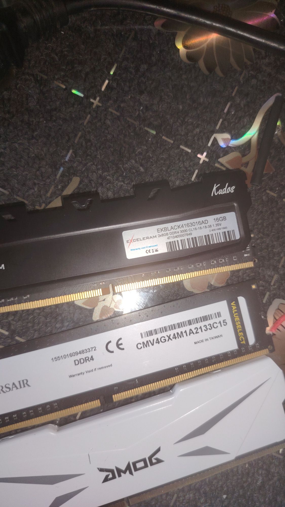 Se vinde toate la un loc plus o tastatura