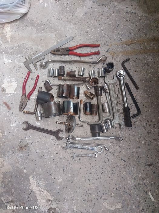 Инструменти и фреза за различни отвори