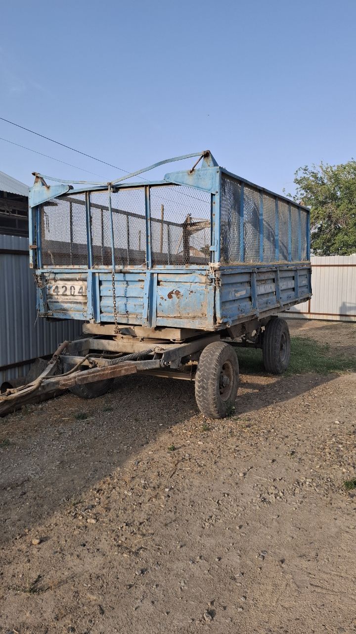 Traktor pritsepi sotiladi