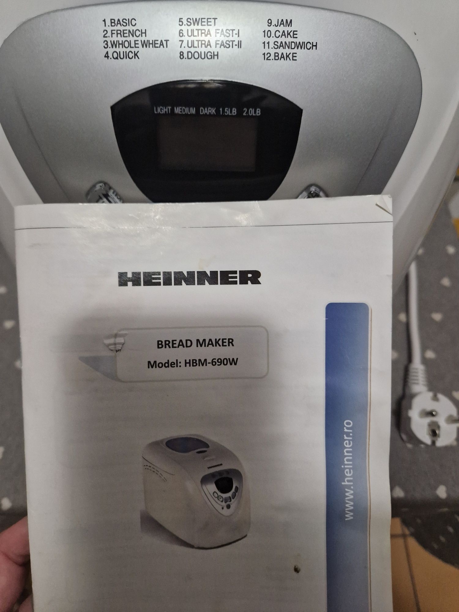 Masina de paine Heinner HBM-690 W, 600 W, 900 g, 12 programe, Alb