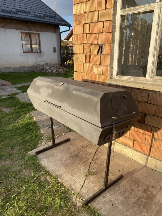 Grill pentru porci ,gratare