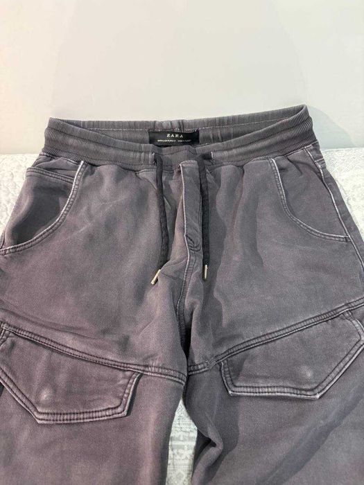 Панталон (мъжки) Zara черен / Панталон (мъжки) Hollister бежов