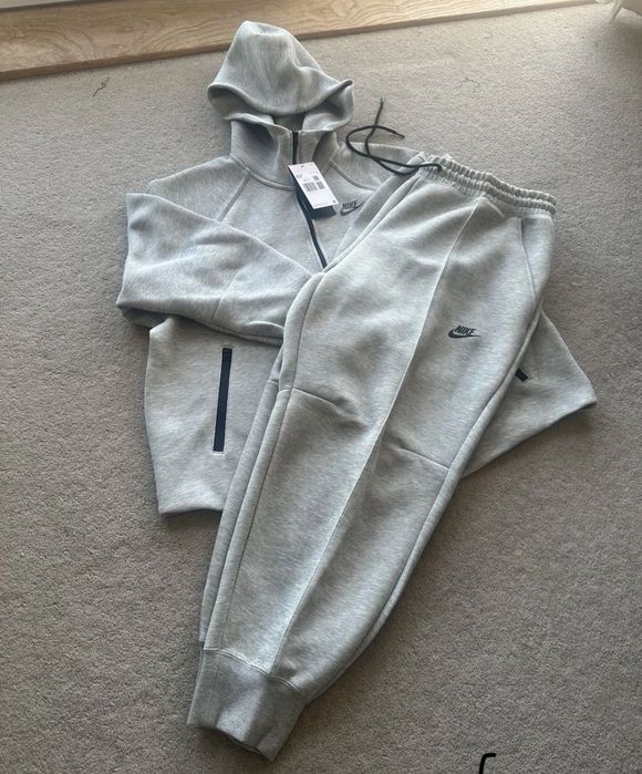 Nike Tech Fleece дамски