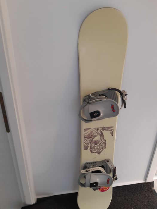 Placa snowboard Nitro 144 cm cu legaturi M