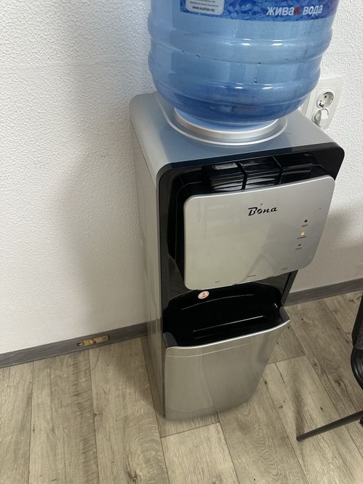 Куллер для воды.