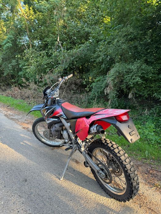 Vând cross Yamaha