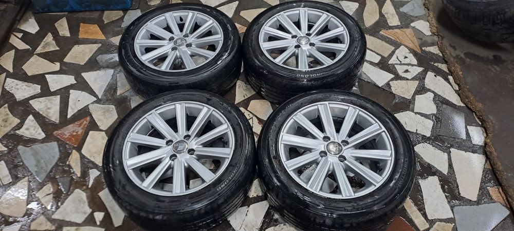 Продам комплект: диски с резиной, R15