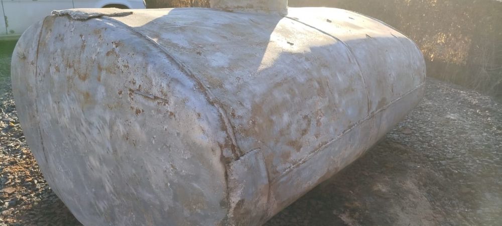 Продам алюминивую ёмкасть 2000л